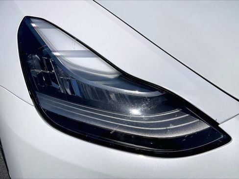 Used 2021 Tesla Model Y Long Range AWD/4WD image 28