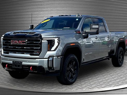 Used 2024 GMC Sierra 2500 AT4 w/ Technology Package AWD/4WD image 3