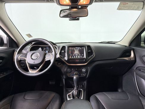 Used 2017 Jeep Cherokee Limited image 13