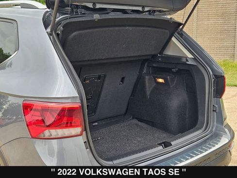 Used 2022 Volkswagen Taos SE FWD image 34