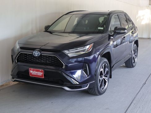 Used 2024 Toyota RAV4 XSE w/ Weather Package AWD/4WD image 25