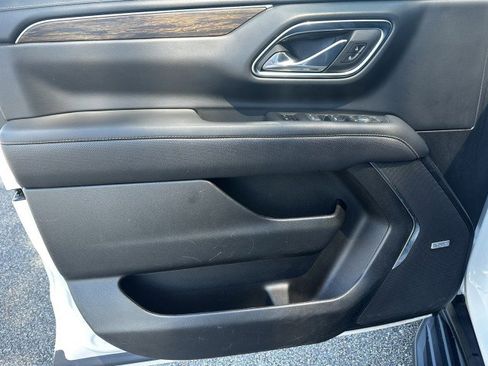 Used 2023 Chevrolet Suburban Premier RWD image 12