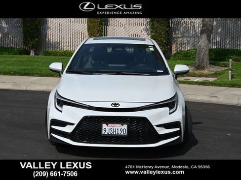 Used 2024 Toyota Corolla SE w/ SE Premium Package FWD image 2
