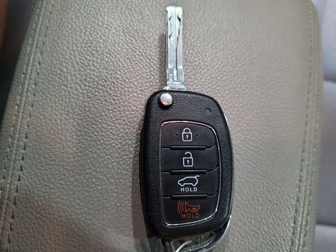 Used 2018 Hyundai Tucson SE AWD/4WD image 32