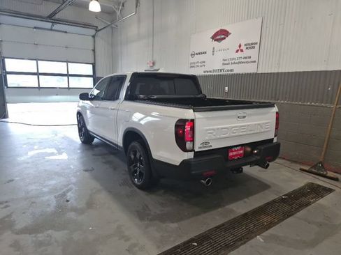 Used 2025 Honda Ridgeline Black Edition image 5
