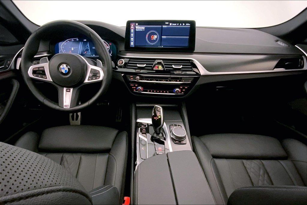 Used 2022 BMW 540i xDrive w/ M Sport Package AWD/4WD image 16