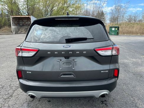 Used 2020 Ford Escape SE image 13