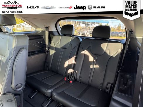 Used 2023 Kia Sorento SX image 37