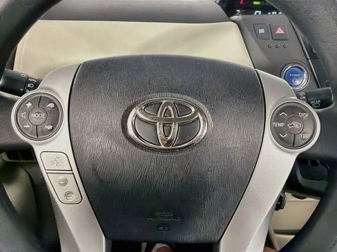 Used 2012 Toyota Prius V Five FWD image 16