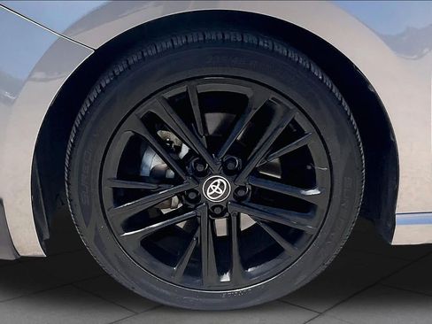 Used 2025 Toyota Camry SE FWD image 11