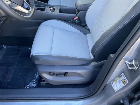 New 2026 Volkswagen Tiguan SE FWD image 30
