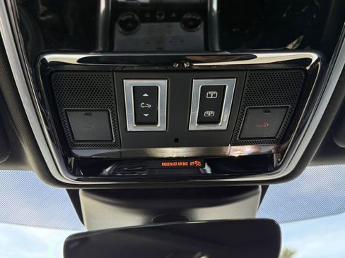 Used 2019 Land Rover Range Rover Sport HST image 17