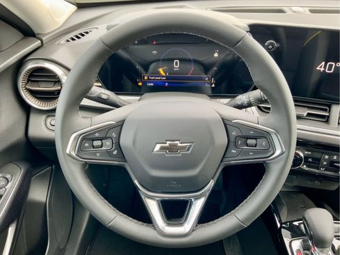 New 2026 Chevrolet Trax ACTIV w/ Sunroof Package FWD image 38
