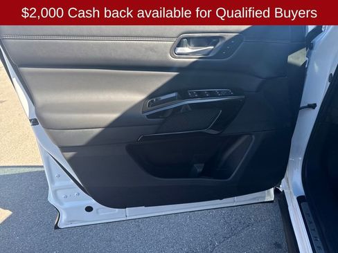 New 2026 Nissan Pathfinder Platinum image 11