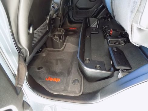 Certified 2024 Jeep Gladiator Rubicon image 27