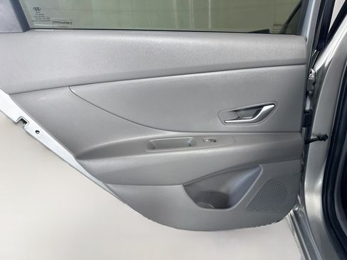 Used 2022 Hyundai Elantra SEL FWD image 26