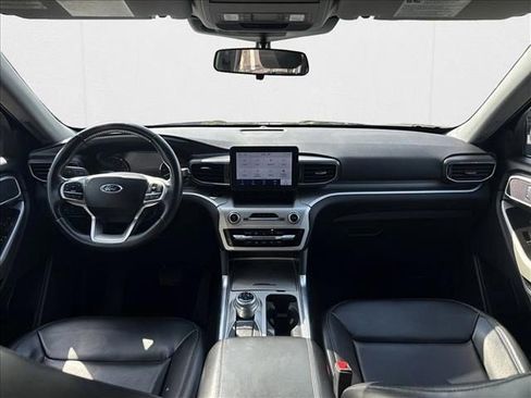 Used 2022 Ford Explorer XLT w/ Equipment Group 202A image 19