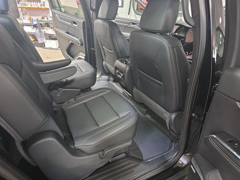 New 2026 GMC Acadia Elevation w/ Elevation Premium Package AWD/4WD image 11