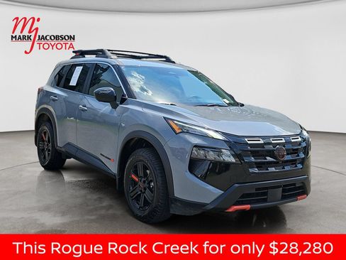Used 2025 Nissan Rogue SV AWD/4WD image 6