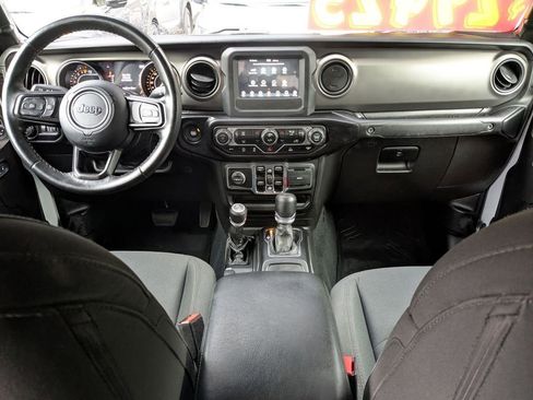 Used 2022 Jeep Gladiator Willys image 23