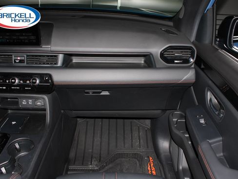Used 2024 Honda Pilot TrailSport image 22