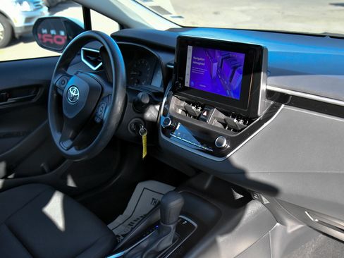 Used 2024 Toyota Corolla LE image 40