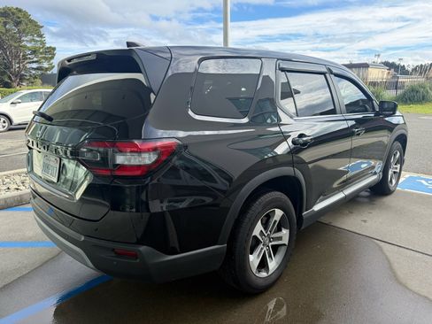 Used 2023 Honda Pilot EX-L image 8