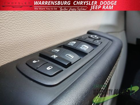 Used 2023 Chrysler Voyager LX FWD image 31