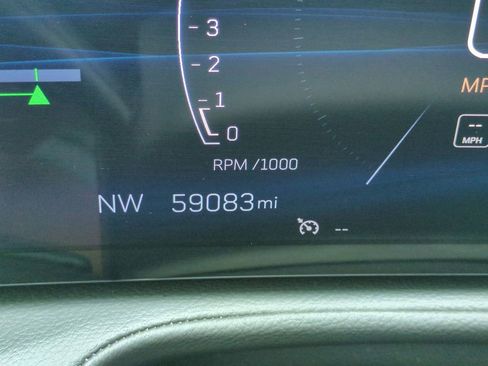 Used 2024 Cadillac XT4 Premium Luxury FWD image 30