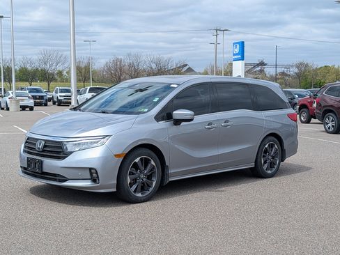 Used 2023 Honda Odyssey Elite image 4