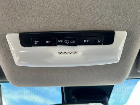 Used 2021 Nissan Versa SV image 15