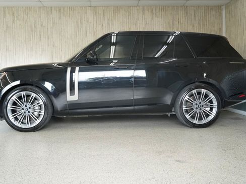 Used 2025 Land Rover Range Rover SE AWD/4WD image 5