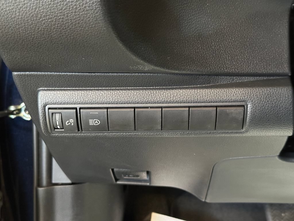 Used 2022 Toyota Corolla LE FWD image 17