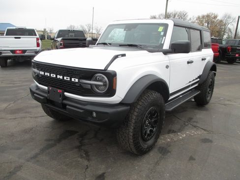 Used 2022 Ford Bronco Wildtrak image 10