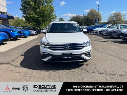 Used 2023 Volkswagen Tiguan SE AWD/4WD image 26