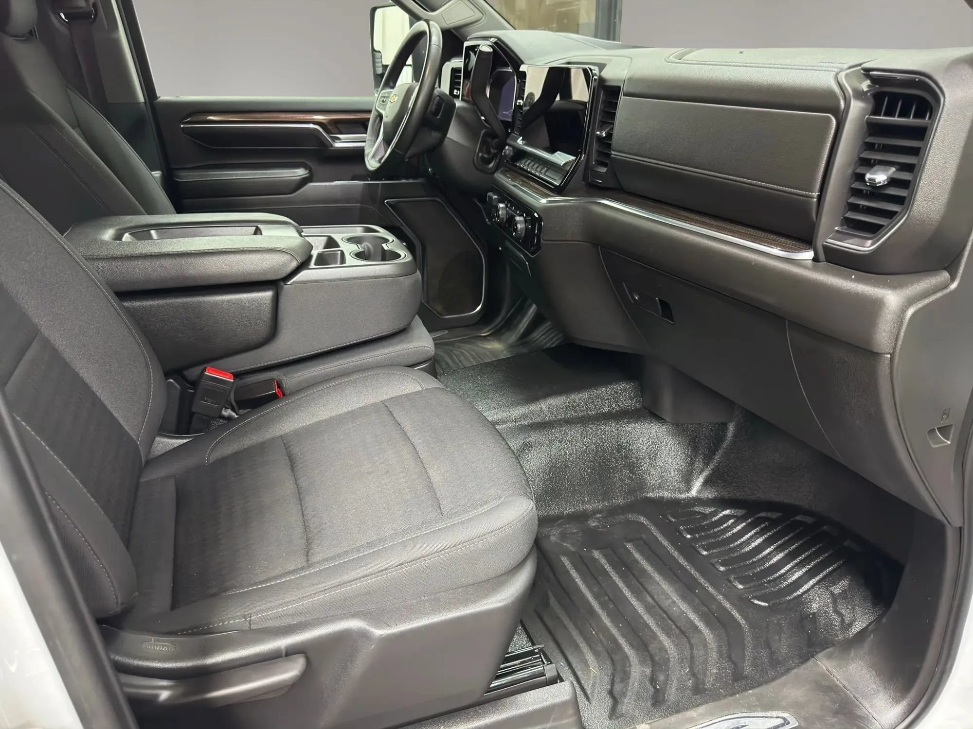 Used 2024 Chevrolet Silverado 2500 LT AWD/4WD image 14
