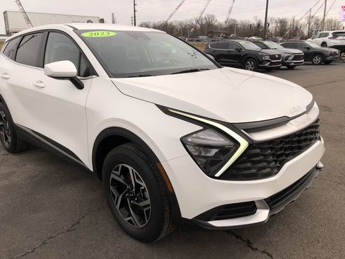 Used 2023 Kia Sportage LX image 7