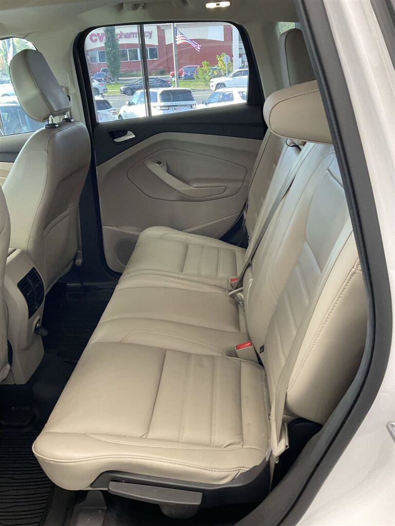 Used 2018 Ford Escape SEL w/ Ford Safe & Smart Package AWD/4WD image 10
