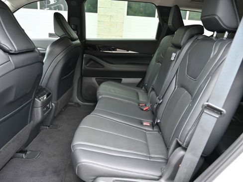 Used 2023 INFINITI QX60 Pure AWD/4WD image 16
