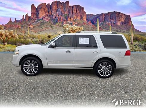 Used 2010 Lincoln Navigator 2WD image 3