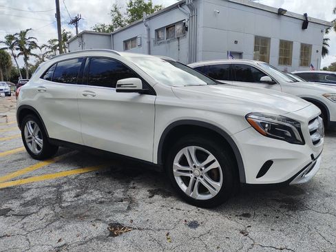 Used 2016 Mercedes-Benz GLA 250 w/ Driver Assistance Package image 12