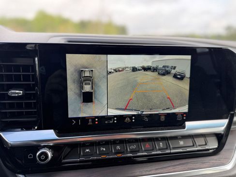 Used 2025 GMC Sierra 1500 SLT image 17