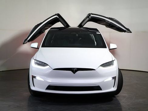 Used 2023 Tesla Model X AWD/4WD image 14