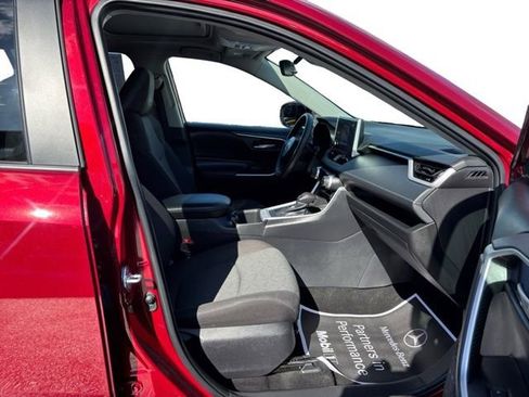 Used 2023 Toyota RAV4 XLE w/ Convenience Package image 10