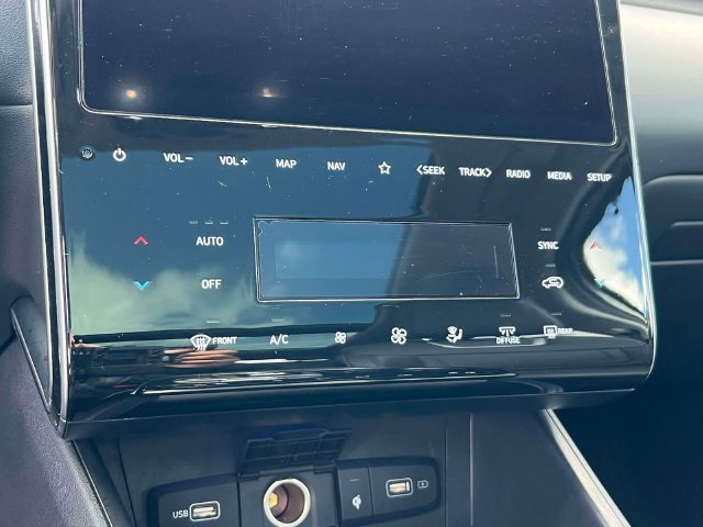 Certified 2023 Hyundai Tucson Limited AWD/4WD image 29