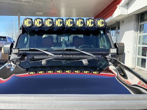 Used 2021 Jeep Gladiator Sport image 21