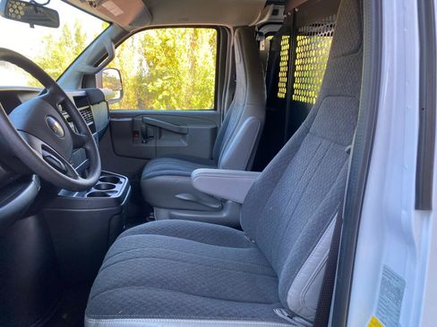 Used 2025 Chevrolet Express 2500 w/ Driver Convenience Package RWD image 25