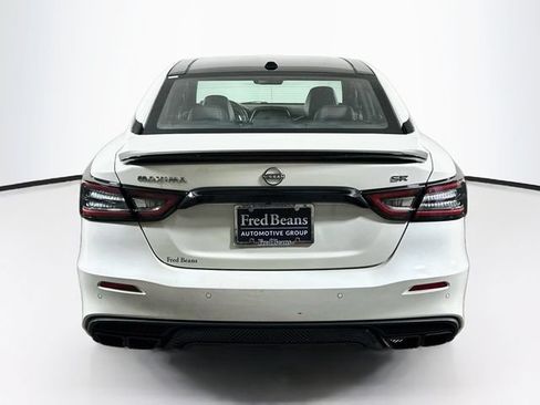 Used 2023 Nissan Maxima SR w/ Sport Mat Group FWD image 9