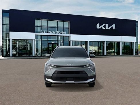 New 2026 Kia Niro EX image 2