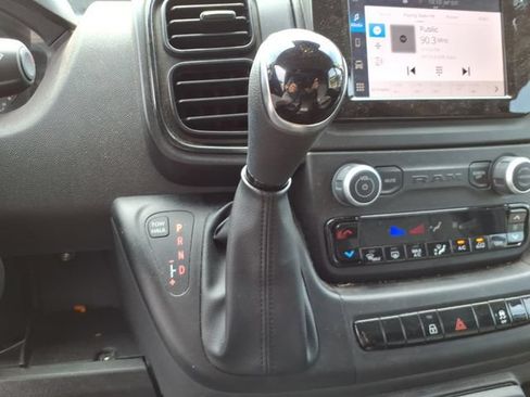 Used 2025 RAM ProMaster 2500 w/ Convenience Group FWD image 11